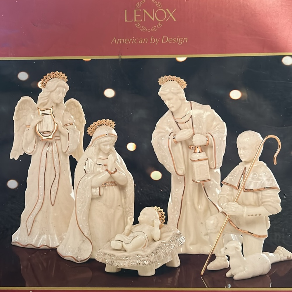 Nativity / STUNNING Lenox 6 piece
Box is weathered Contents perfect!